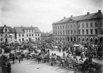 9 stora-torget-i-linkoping-en-torgdag-1891-andra-onsdagen-i-varje-manad-holls-b84595